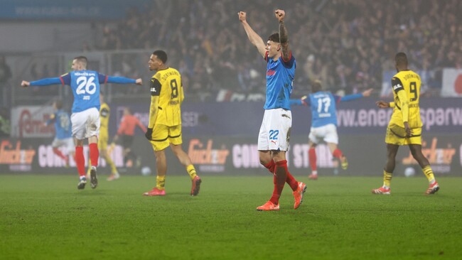 Màn so tài Dortmund vs Holstein Kiel