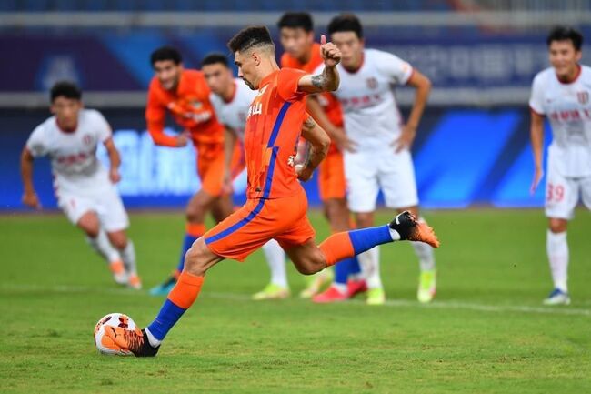 Màn so tài Henan FC vs Shandong Taishan